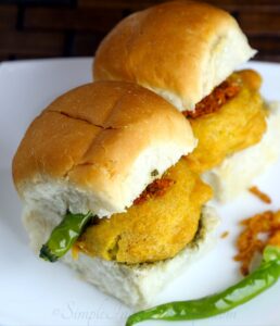 "खमंग वडापाव – मुंबईची ओळख, महाराष्ट्राची शान"