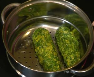 crispy kothimbir vadi recipe