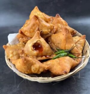 "Homemade Crunchy Samosa